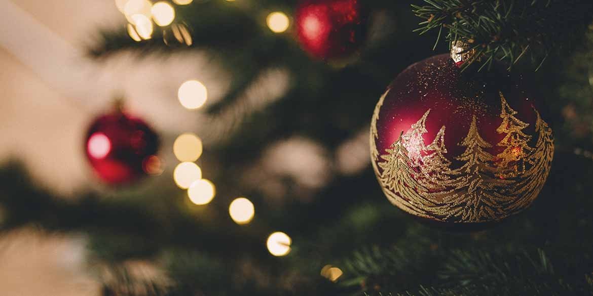 La Magia de la Decoración de Interiores Tradicional en Navidad