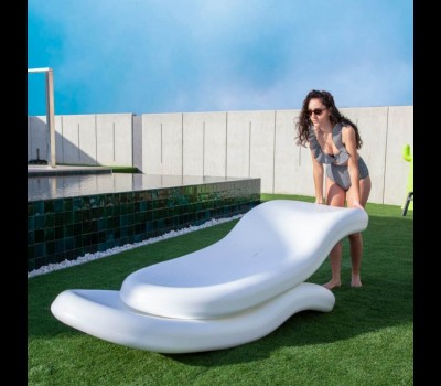 Tumbona Rasa para piscinas, hoteles y beach club, de New Garden